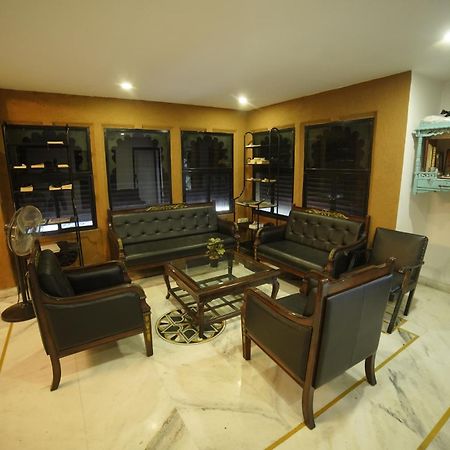 Hotel Udai Niwas By The Lake Udaipur Ngoại thất bức ảnh