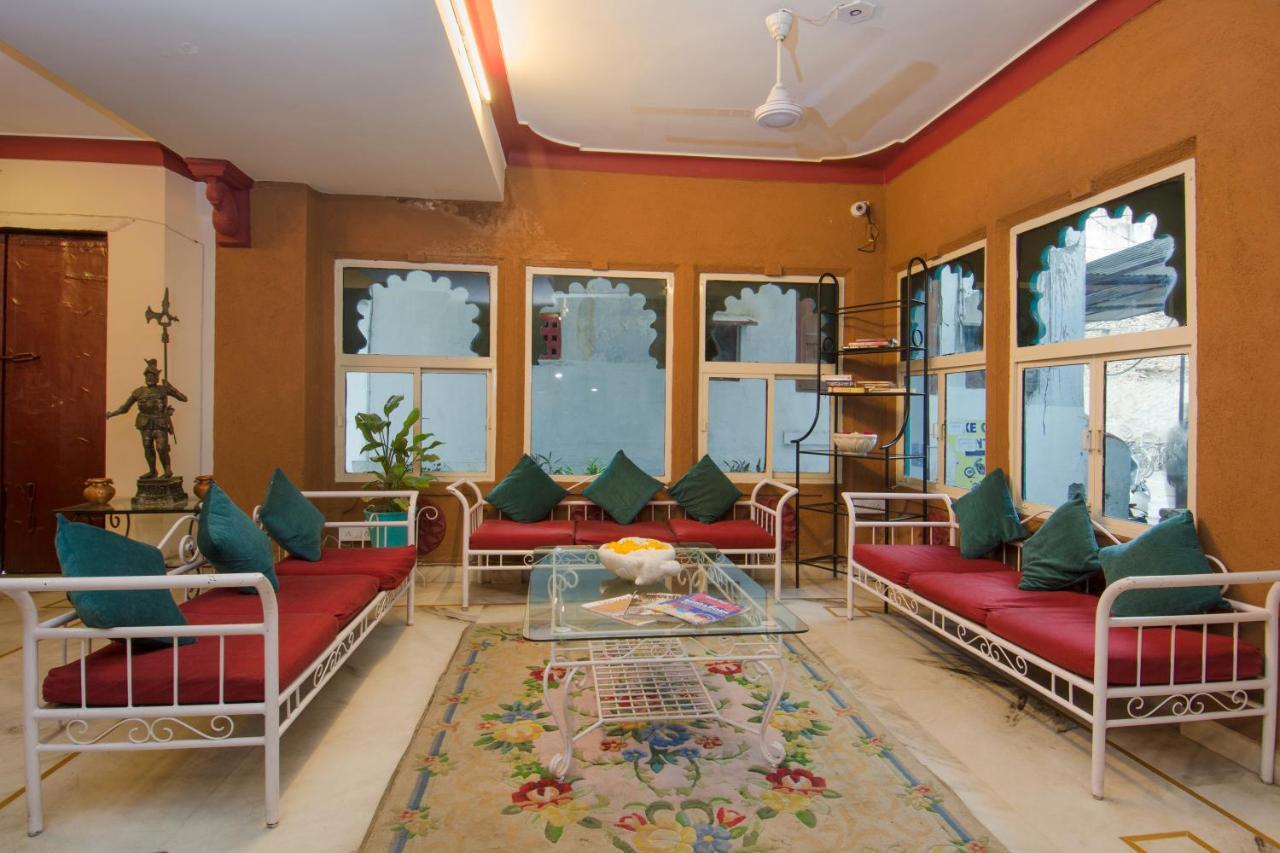Hotel Udai Niwas By The Lake Udaipur Ngoại thất bức ảnh