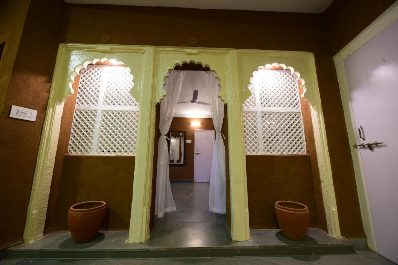 Hotel Udai Niwas By The Lake Udaipur Ngoại thất bức ảnh