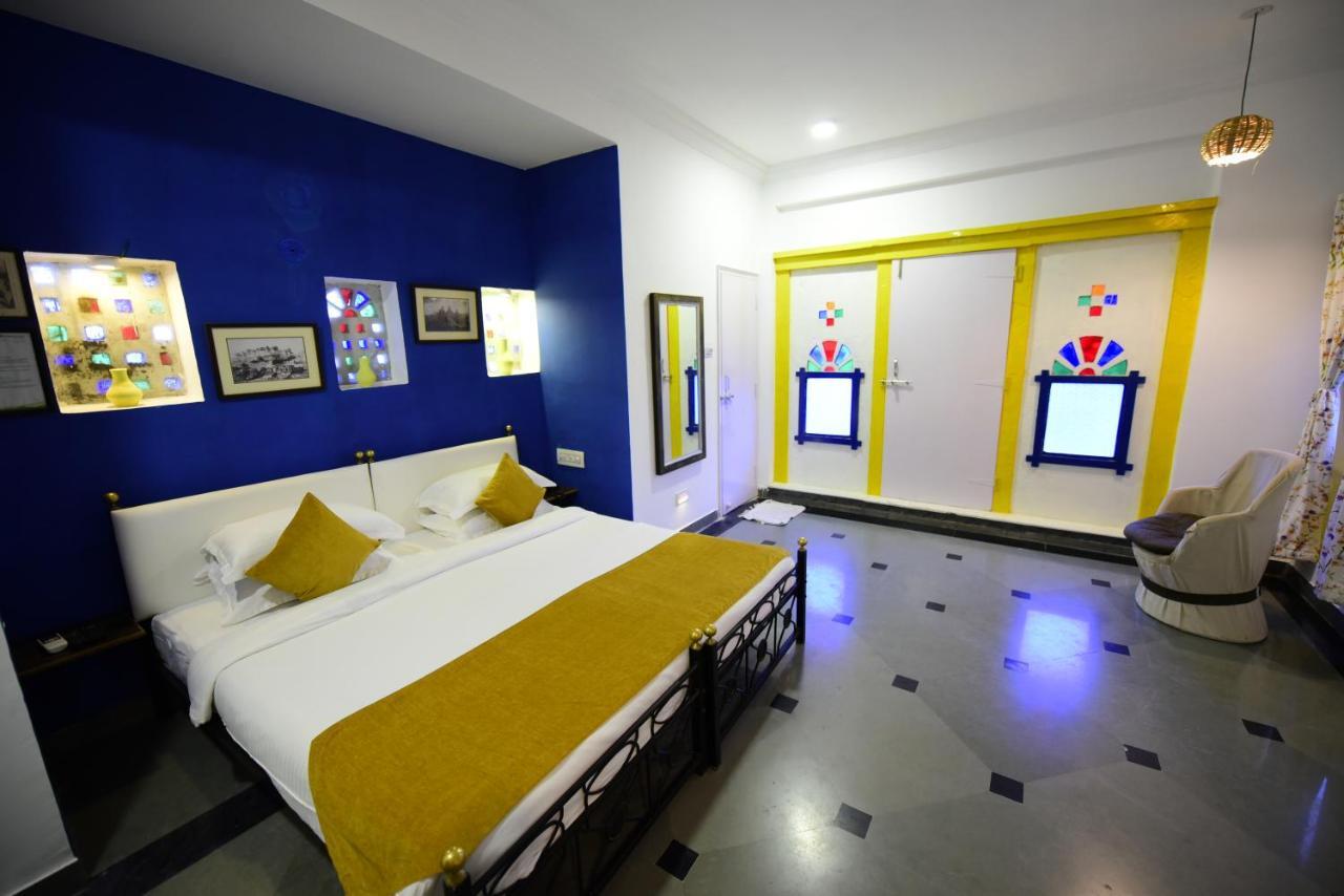 Hotel Udai Niwas By The Lake Udaipur Ngoại thất bức ảnh