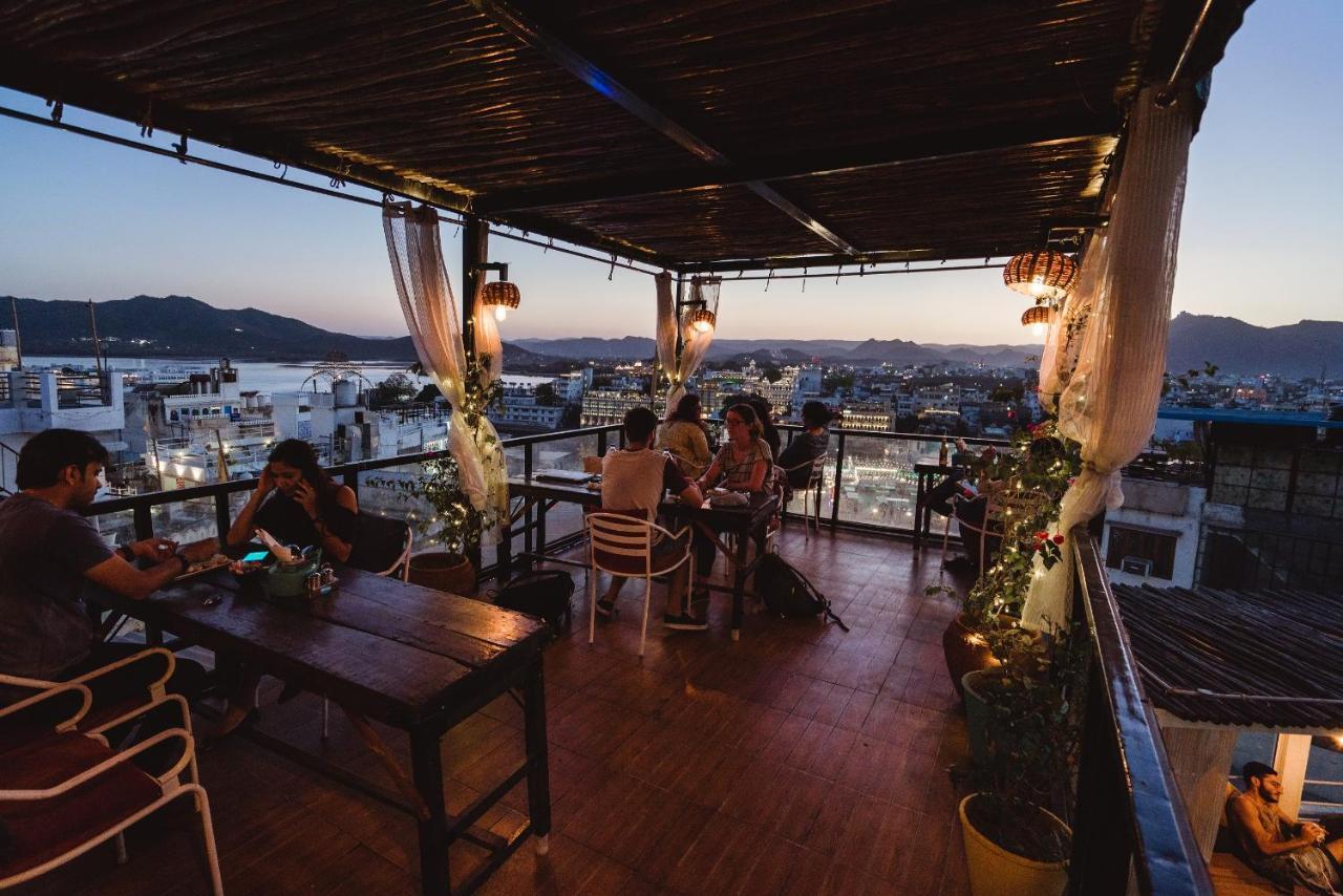 Hotel Udai Niwas By The Lake Udaipur Ngoại thất bức ảnh