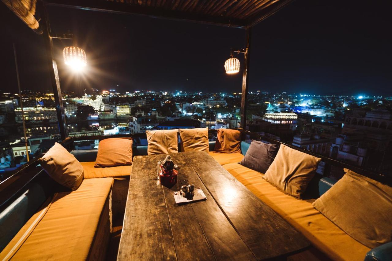 Hotel Udai Niwas By The Lake Udaipur Ngoại thất bức ảnh