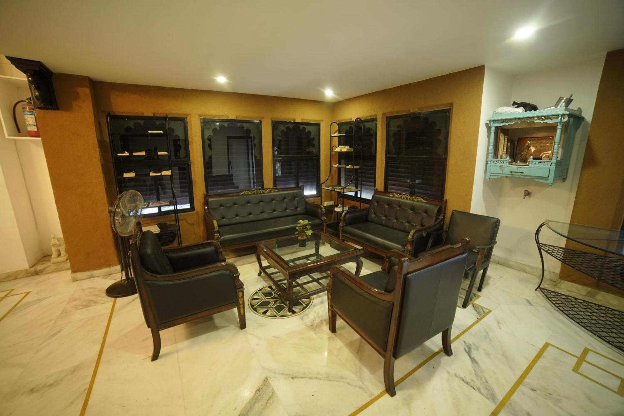 Hotel Udai Niwas By The Lake Udaipur Ngoại thất bức ảnh