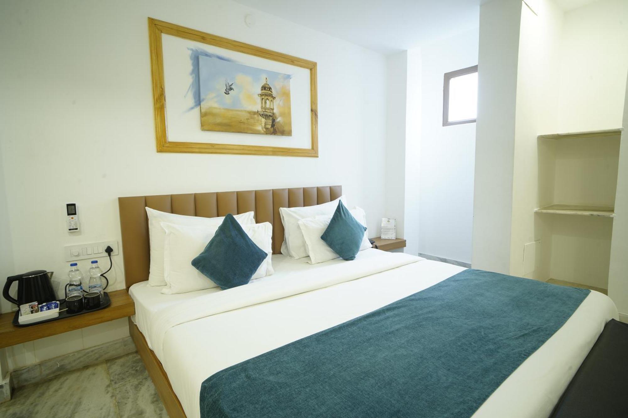 Hotel Udai Niwas By The Lake Udaipur Ngoại thất bức ảnh