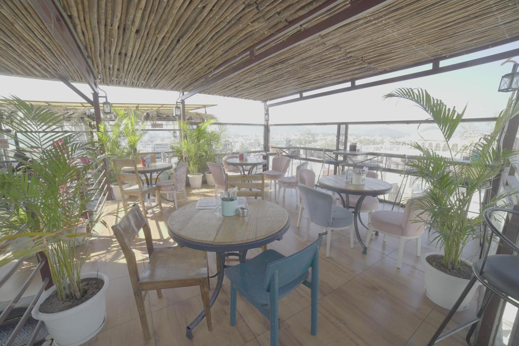 Hotel Udai Niwas By The Lake Udaipur Ngoại thất bức ảnh