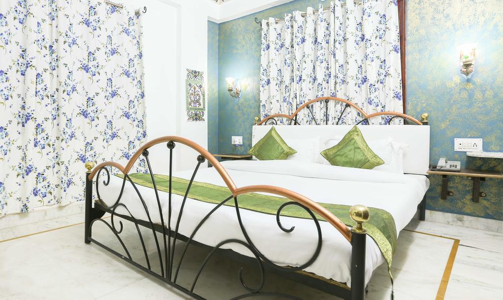 Hotel Udai Niwas By The Lake Udaipur Ngoại thất bức ảnh