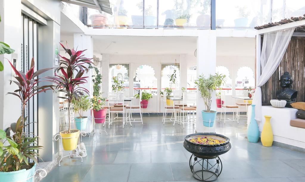 Hotel Udai Niwas By The Lake Udaipur Ngoại thất bức ảnh