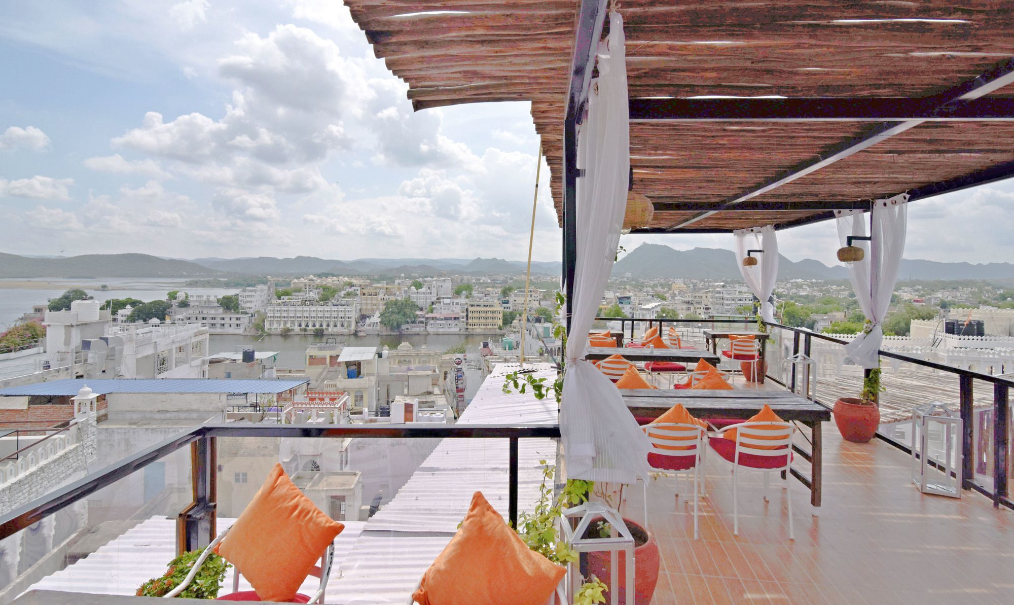 Hotel Udai Niwas By The Lake Udaipur Ngoại thất bức ảnh